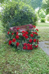 Kranz der DKP Wiesbaden Taunus - Nie wieder Krieg, nie wieder Faschismus!